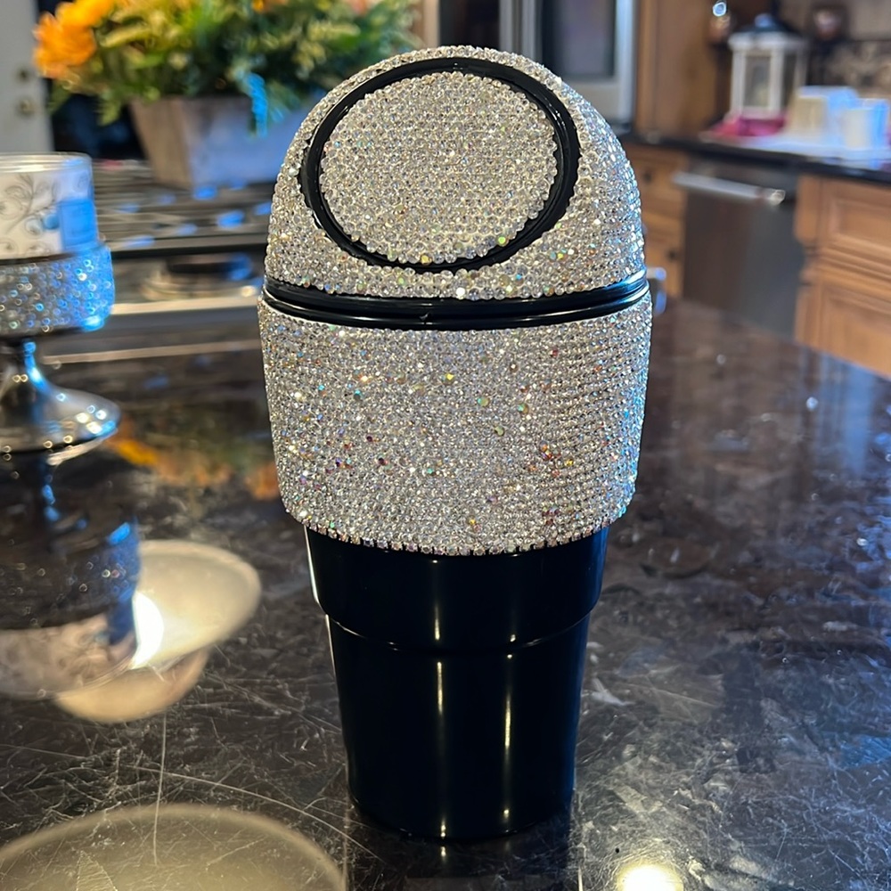 Trash can for car or desk